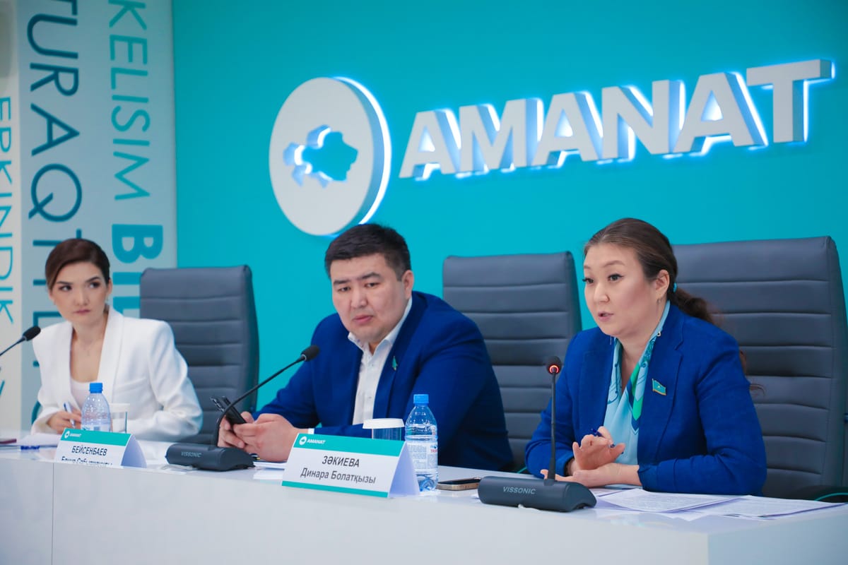 Бюджет қаржысы бір реттік байқауларға емес, балалардың мәселесін шешуге бағытталуы керек – AMANAT фракциясының мүшелері