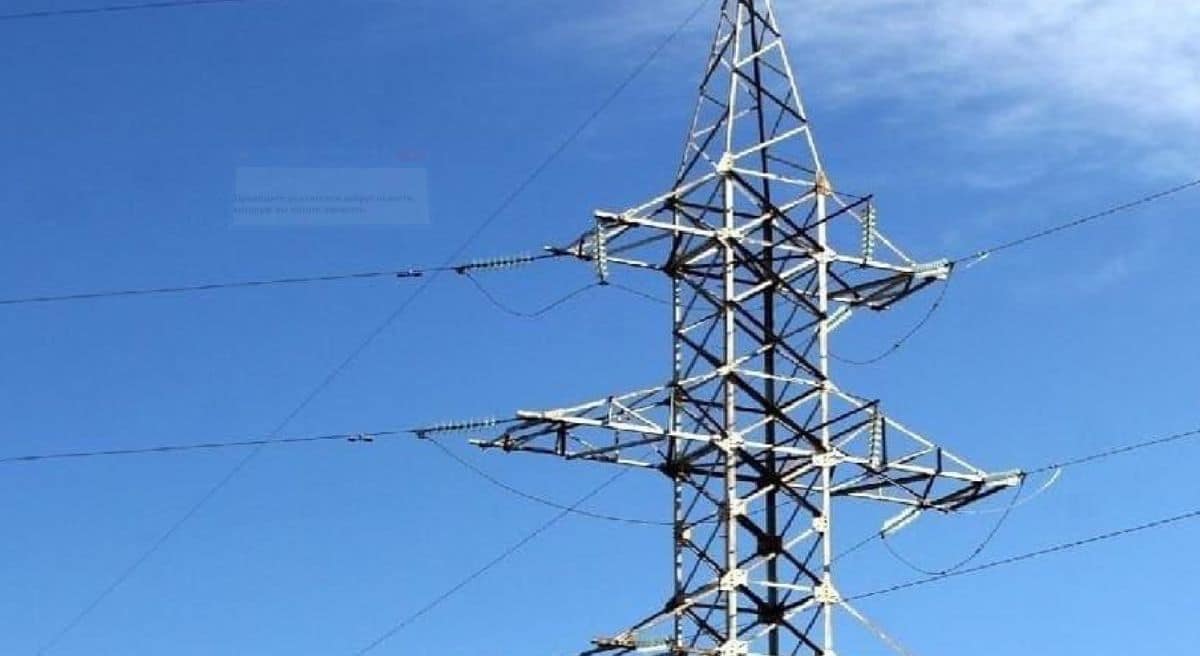 Абай ауданы Ақжар шағынауданының көшелеріне сапалы электр желілерін тарту басталды