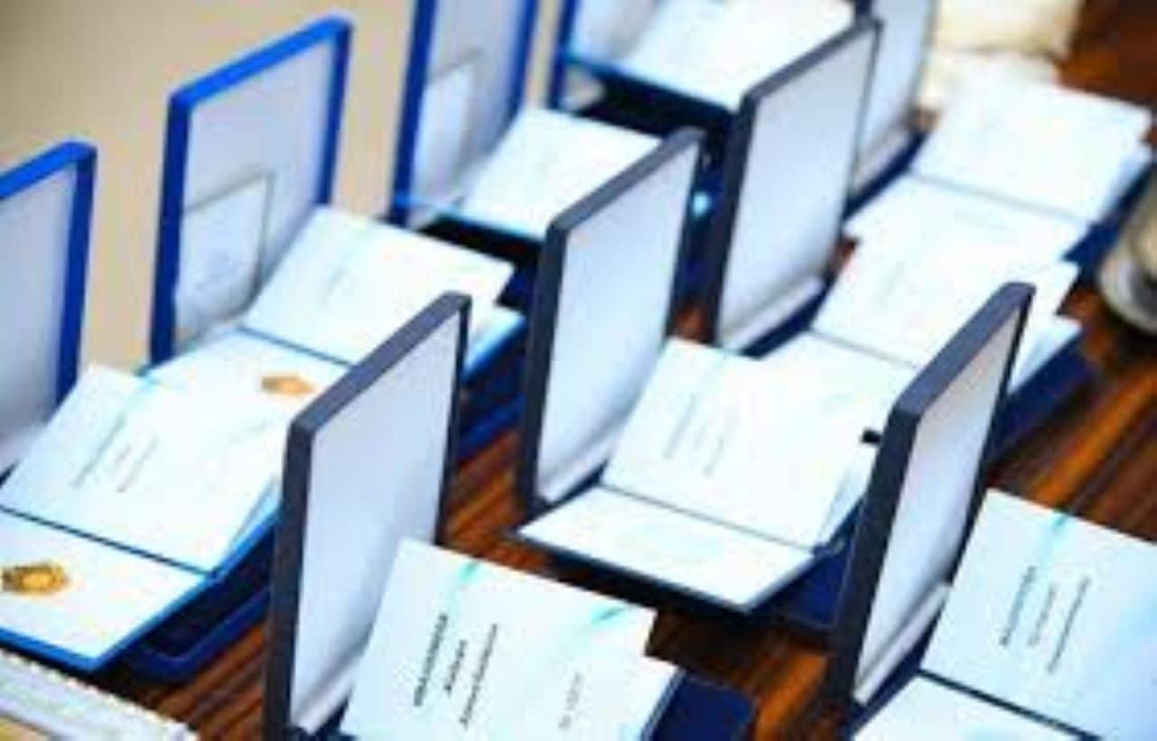 Мемлекет басшысы бірқатар БАҚ қызметкерлері мен ұжымдарын марапаттады
