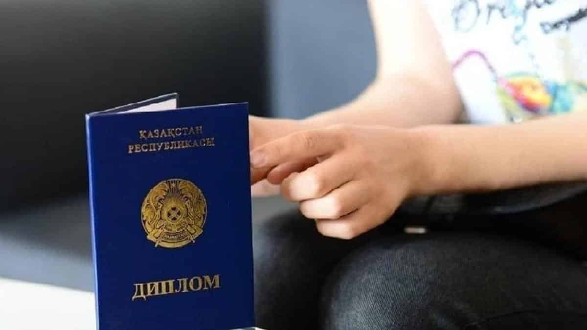 Алматы облысында жалған дипломмен жұмыс істеген 122 мұғалім ұсталды