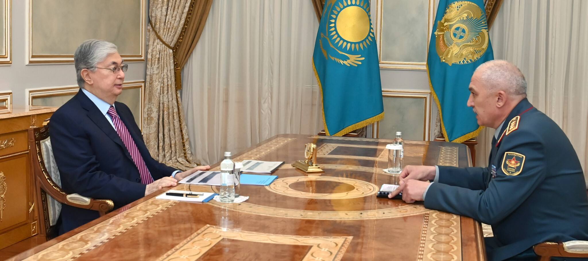 Руслан Жақсылықов Президентке әскердегі әлімжеттікті тыюға ерекше назар аударып отырғанын айтты