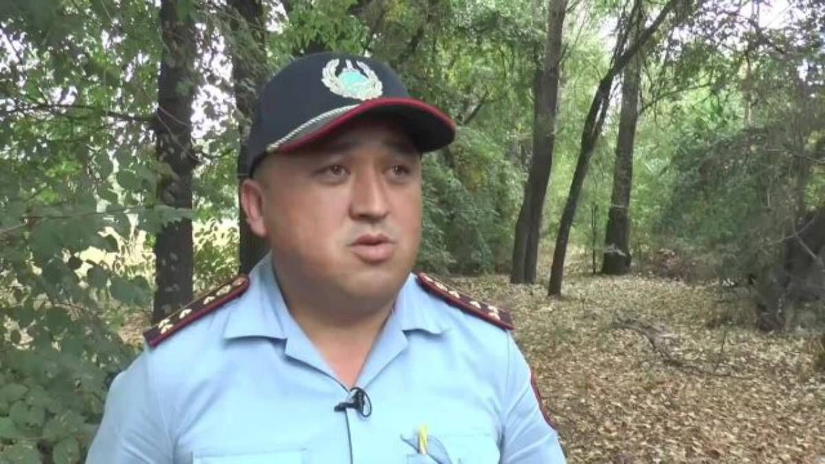 Алматыда сәбиді құтқарып қалған полицей майор шенін алды