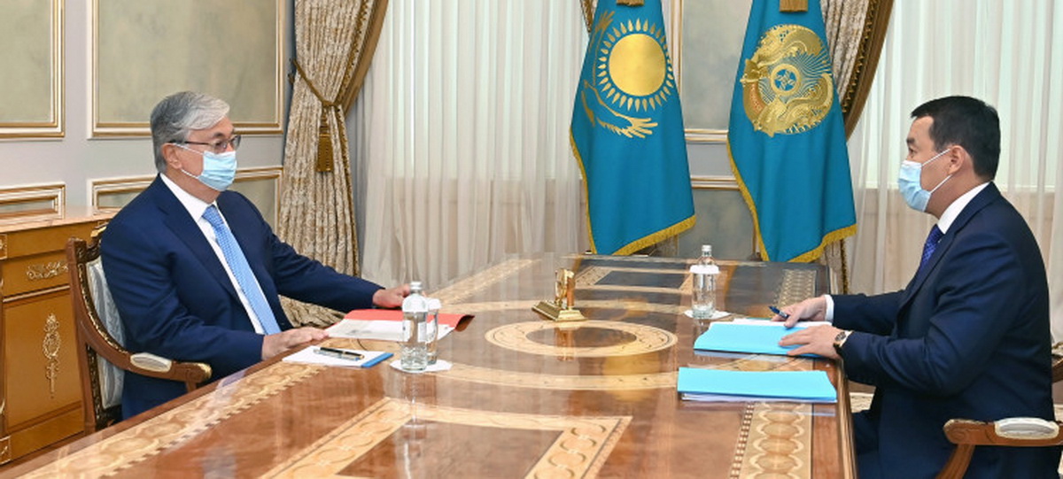 Әлихан Смайылов Президентке Қазақстанның 2023-2025 жылдарға арналған әлеуметтік-экономикалық даму болжамын ұсынды