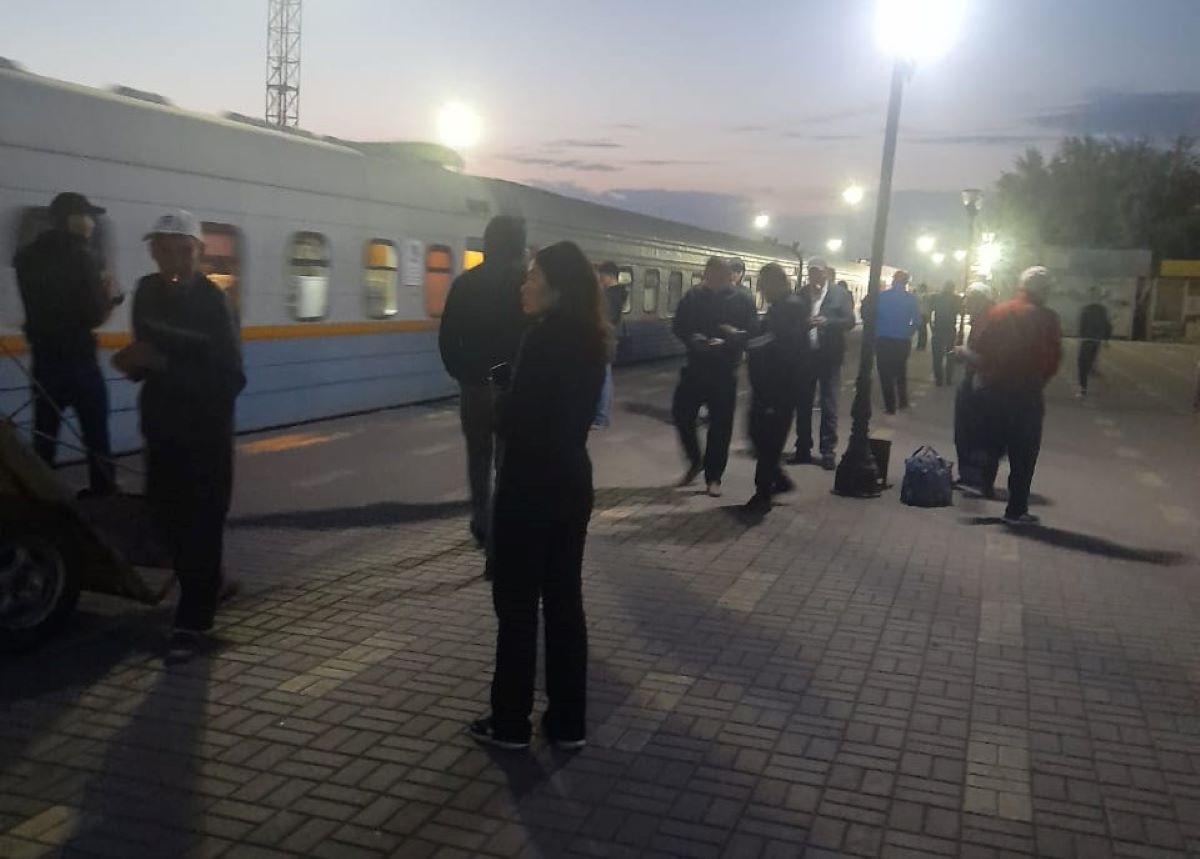 Не істерімді білмеймін, жағдайға қарай көремін - ресейліктердің бір тобы Атырауға келіп жатыр