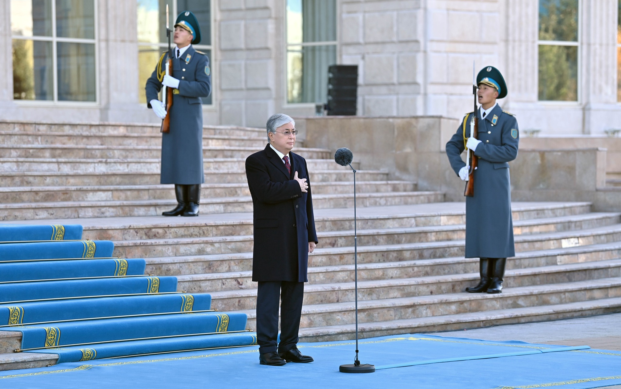 Қасым-Жомарт Тоқаев мемлекеттік Ту көтеру рәсіміне қатысты