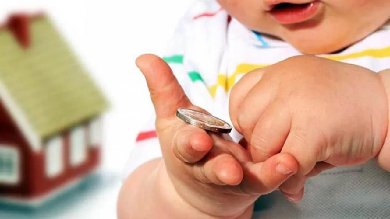 Мәжіліс депутаттары бала күтіміне төленетін жәрдемақыны 3 жылға дейін ұзартуды ұсынды