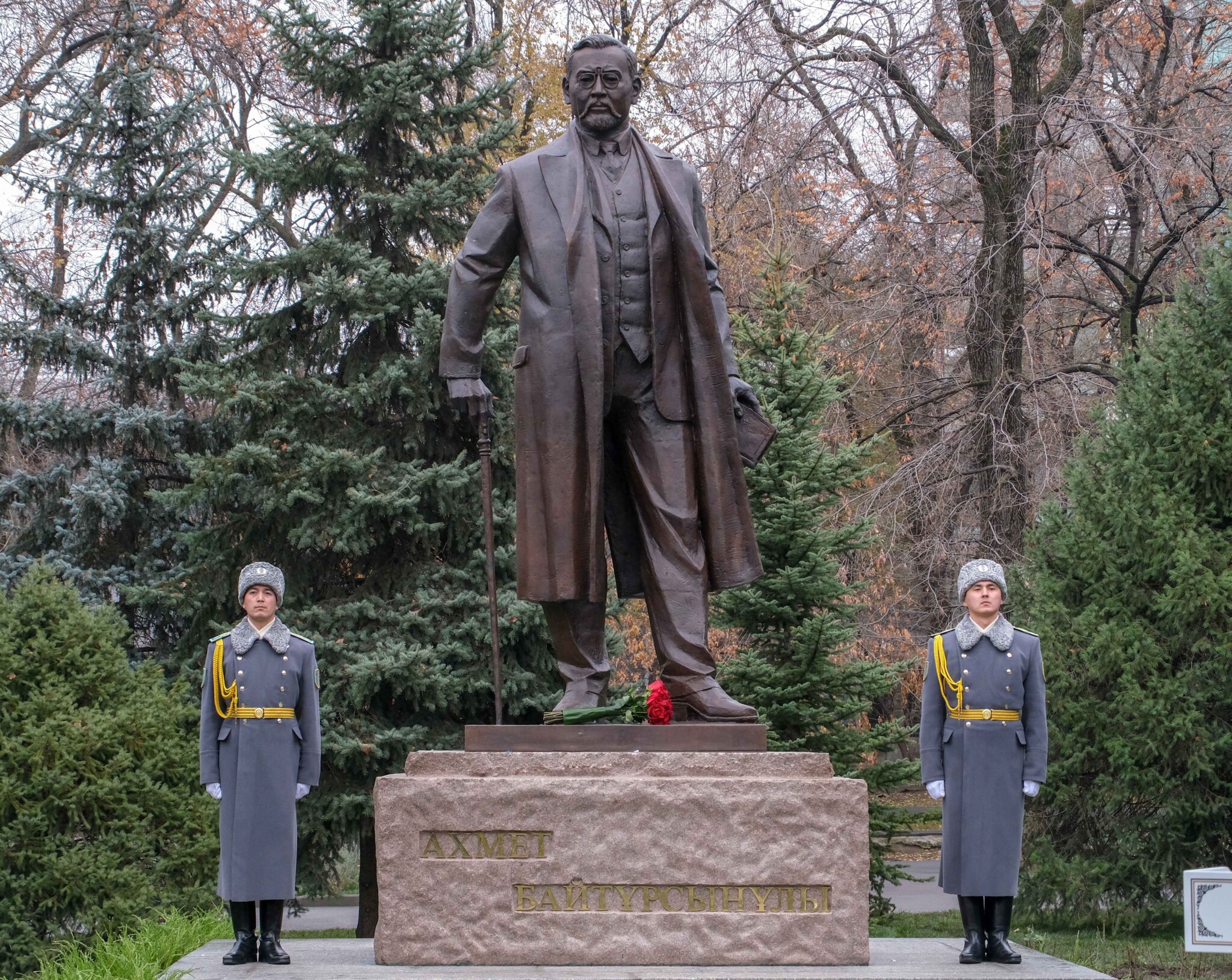 Президент Алматыда Ахмет Байтұрсынұлы ескерткішінің ашылу рәсіміне қатысты