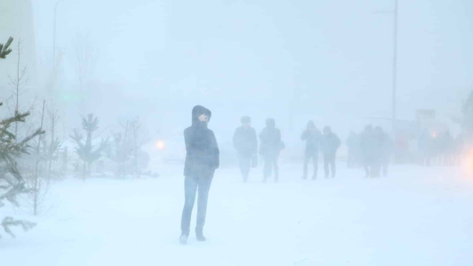 Қазақстанның басым бөлігінде қар жауып, бұрқасын көтеріледі, көктайғақ болады