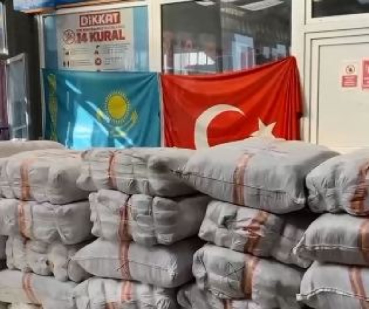 «Күн сөнгенше біргеміз!»: Стамбұлдағы қазақтар 160 мың доллар көмек жинап берді