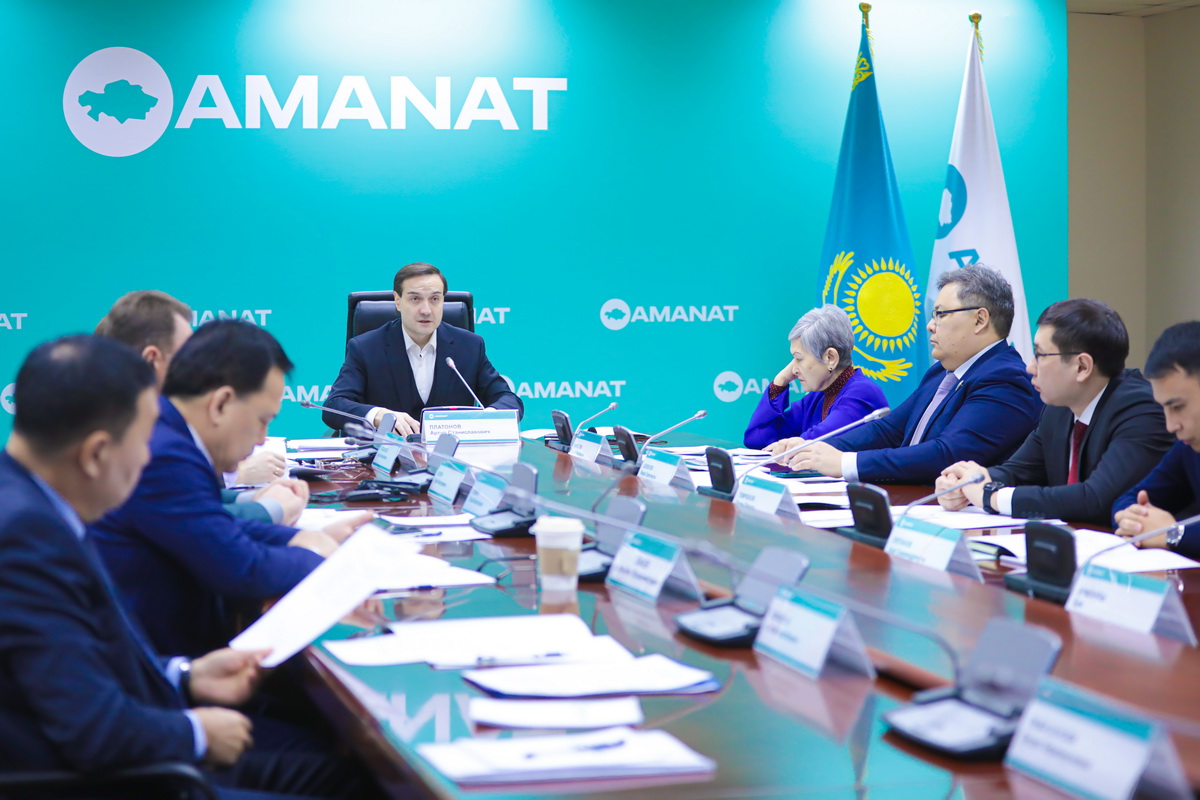 «AMANAT»-тың Партиялық бақылау комитетінде су тасқынына дайындық мәселесі талқыланды