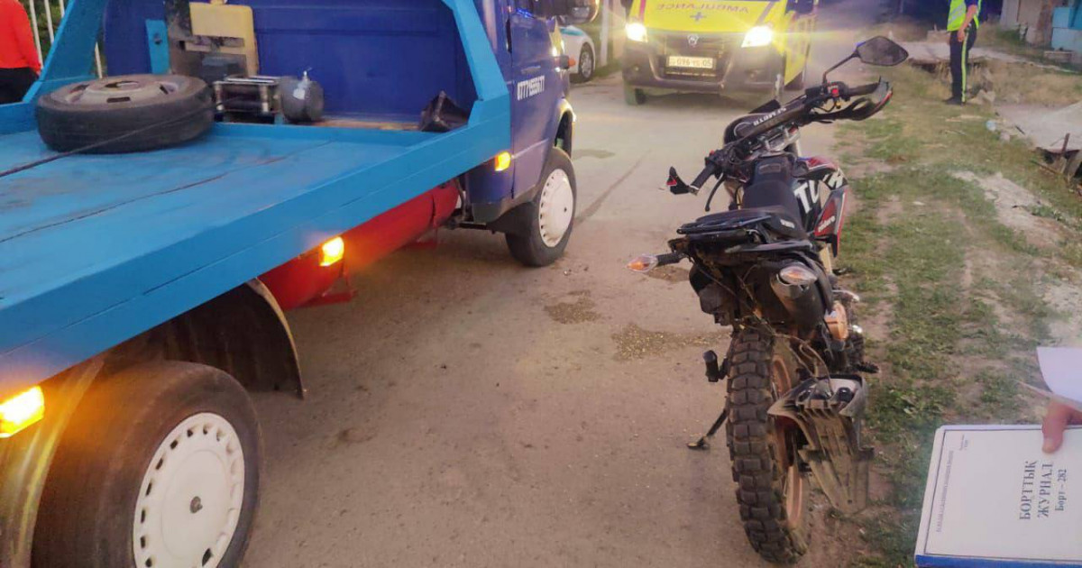 Жетісуда мотоцикл жүргізушісі қызды қағып кетті