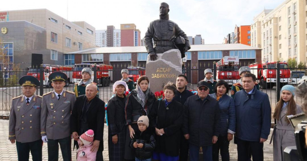 Өрт сөндіруші Асқар Забикулиннің құрметіне ескерткіш орнатылды