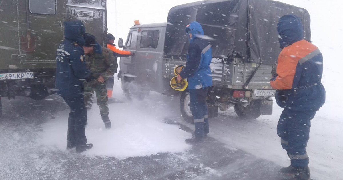 Ауа райына байланысты 2 өңірде жол жүруге шектеу енгізілді