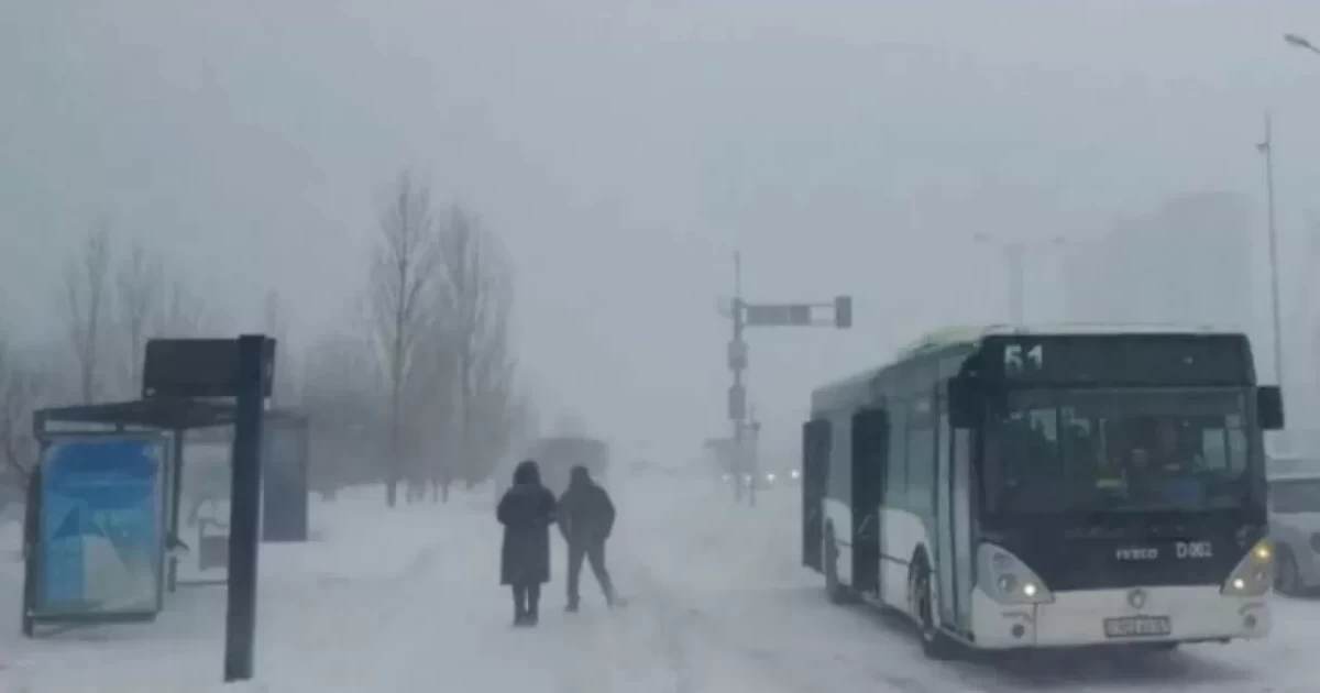 Астанадан шығатын жолдар жабылып, қала сыртына қатынайтын автобустар тоқтады
