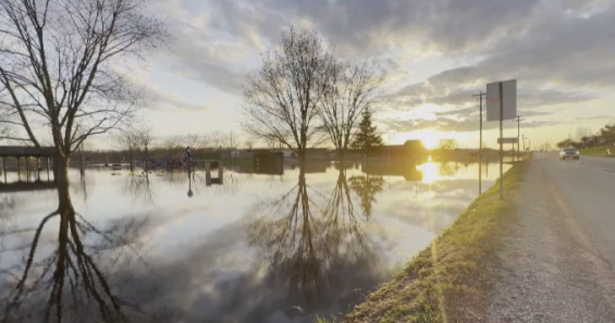 БҚО-дағы су тасқыны: Жайық өзені қауіпті деңгейге жетіп қалды