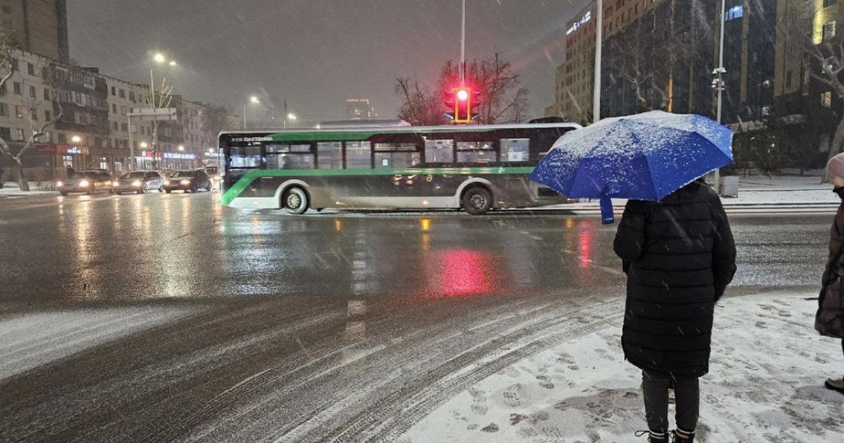 Астанада қар жауды, екі облыста республикалық жол жабылды