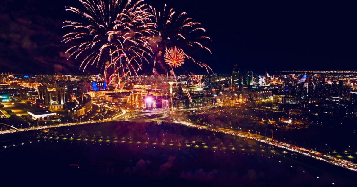 Астанада Республика күніне арналған мерекелік отшашу өтті