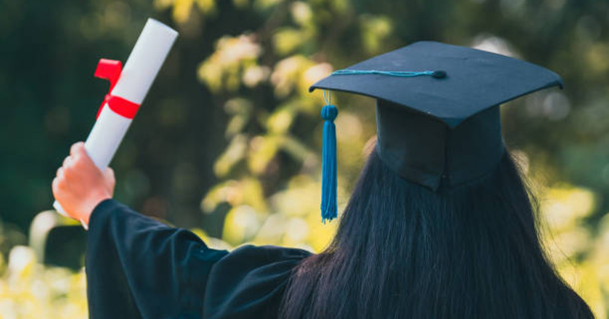 Енді ЖОО-ны үздік бітірген түлектер мемлекеттік қызметке конкурссыз қабылданады