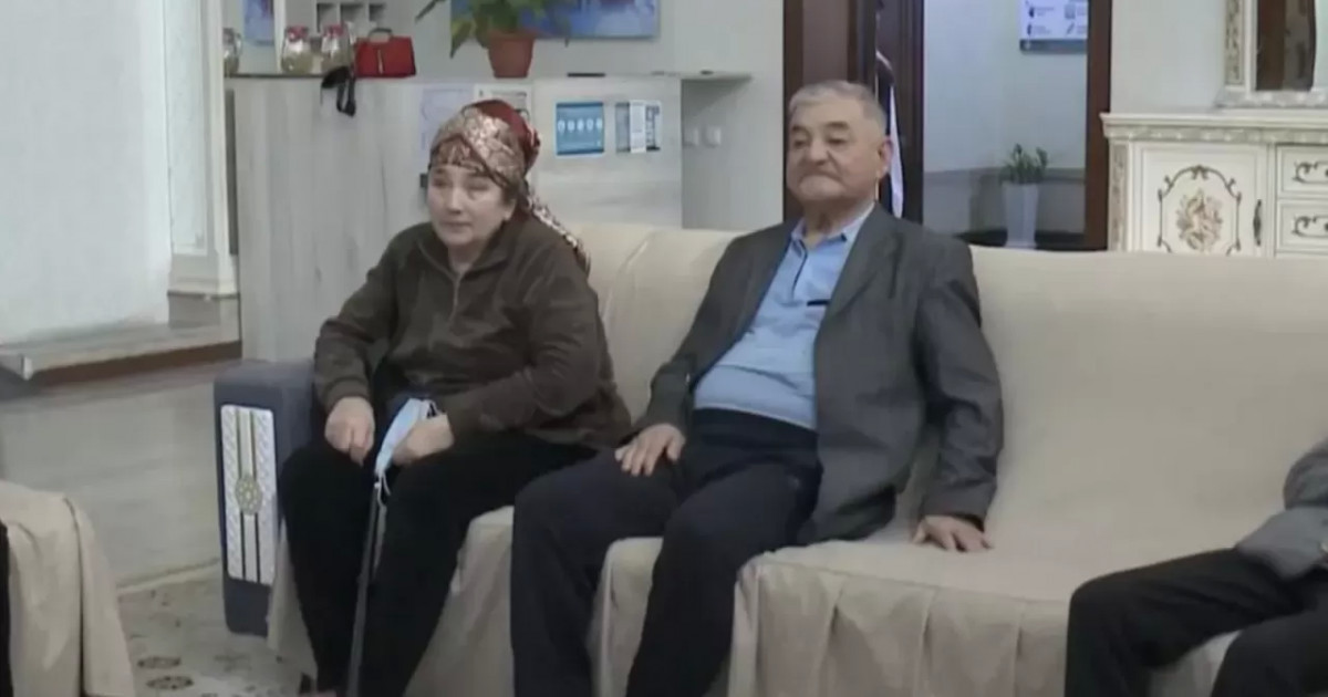 Егде жастағы әйелдермен жыныстық қатынас Кискадағы мүшесі бар қолмен жұмыс