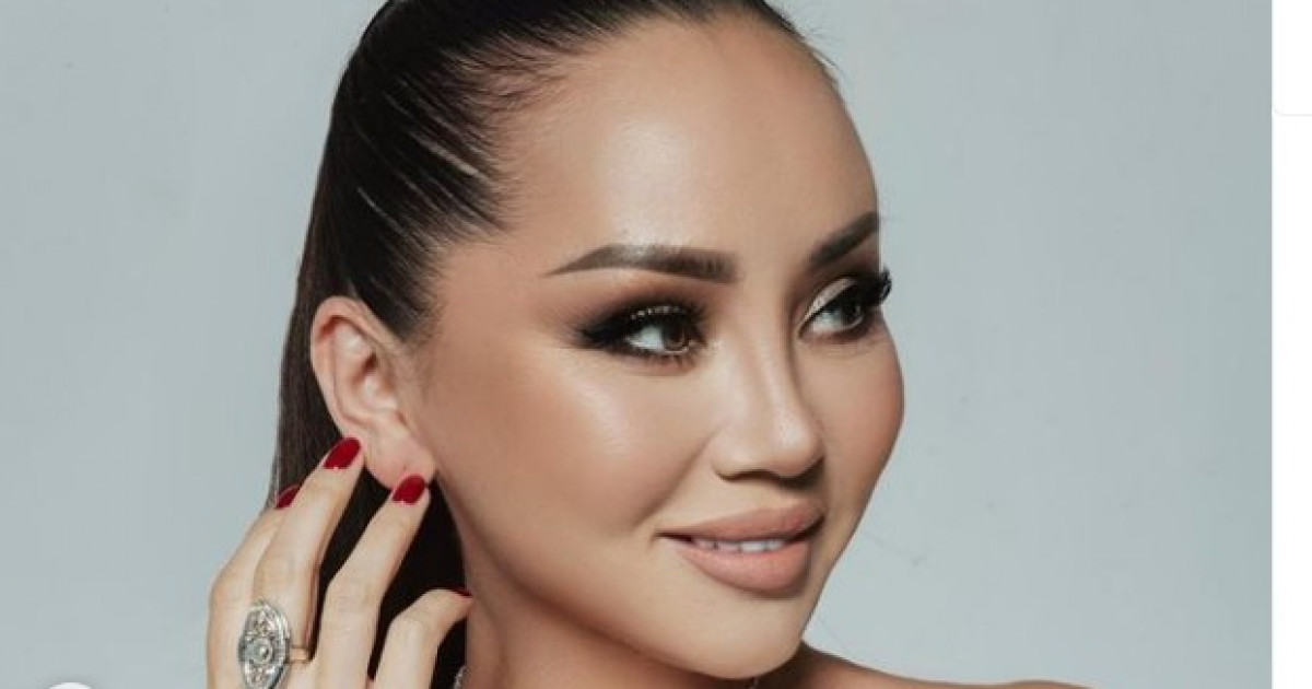 «Қатыгездік жасадым»: Баян Алагөзова өзін «Махаббат бекеті» фильміне түсірген Талғат Теменовтен кешірім сұрады