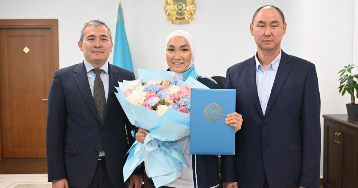 Паралимпиадашы Кәмиля Досмаловаға ақшалай сыйақы мен пәтер берілді