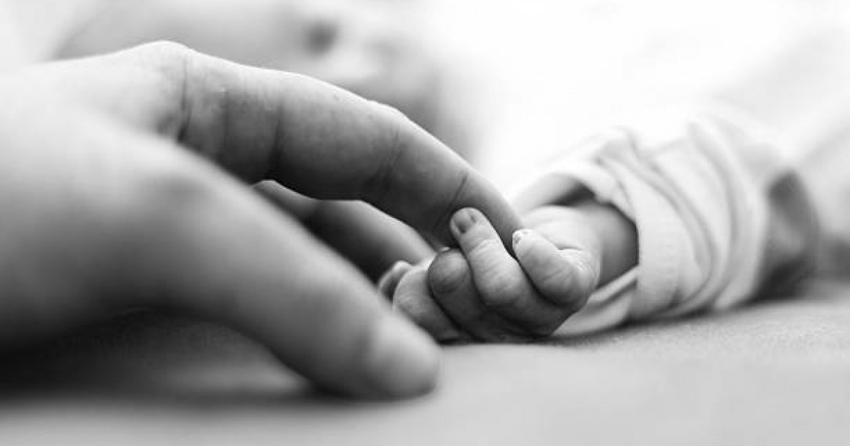 Семейде қоқыс жәшігінен табылған сәби көз жұмды