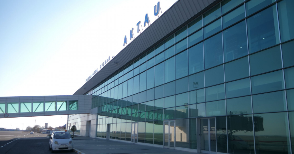 Ақтау әуежайында рейстер неге кешігіп жатыр?