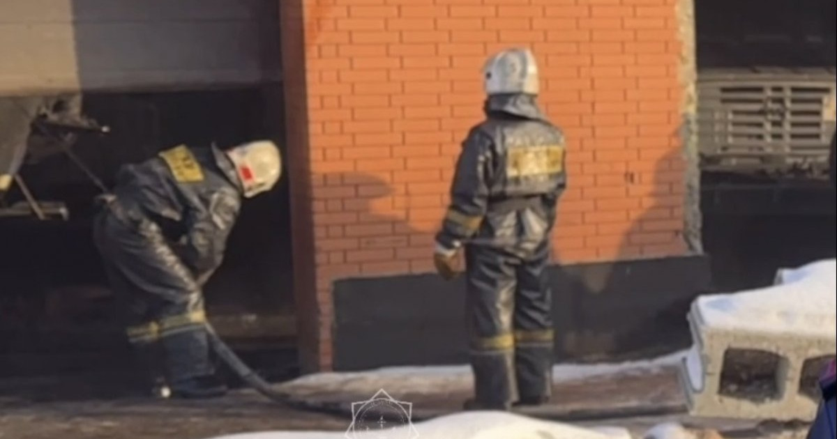 Астанада жүк көлігінің багы жарылып, 3 адам зардап шекті