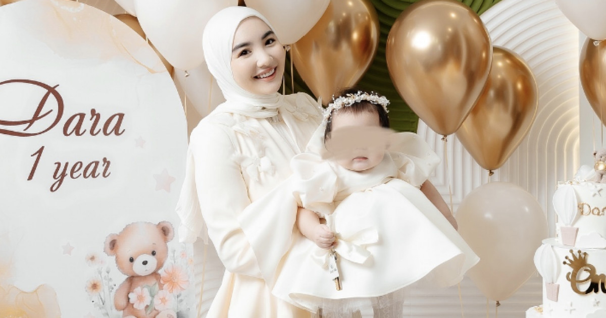 Бәрін жасаймыз: Төреғали Төреәлінің қарындасы 1 жасқа толған қызына Астанадан пәтер сыйлады