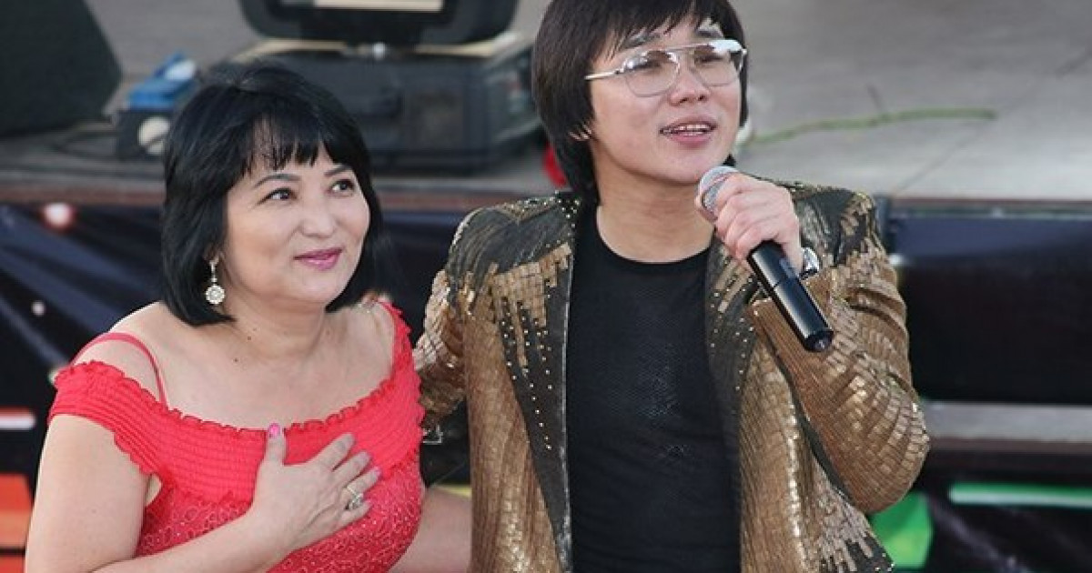 Еш уақытта көзім тоймайтын шығар: Гүлзира Айдарбекова ұлының ән кеші туралы айтты