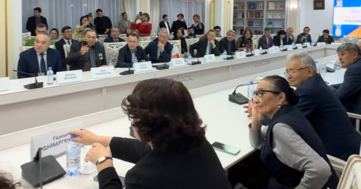 «Фолиант» баспасы Ұлттық академиялық кітапханаға 1000 кітап тарту етті