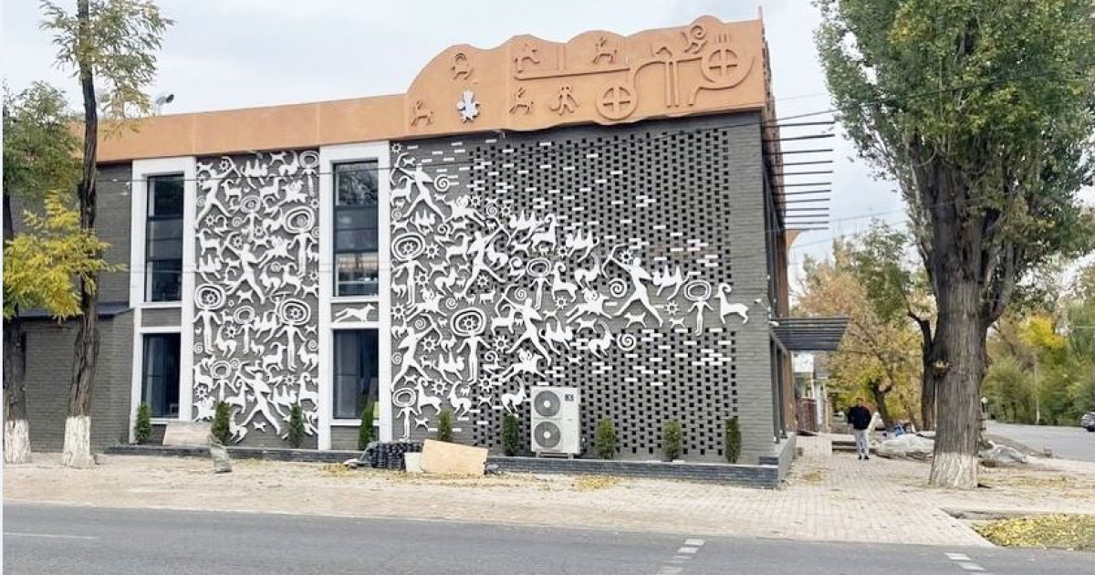 «Қызыл сызық» төңірегіндегі қызық