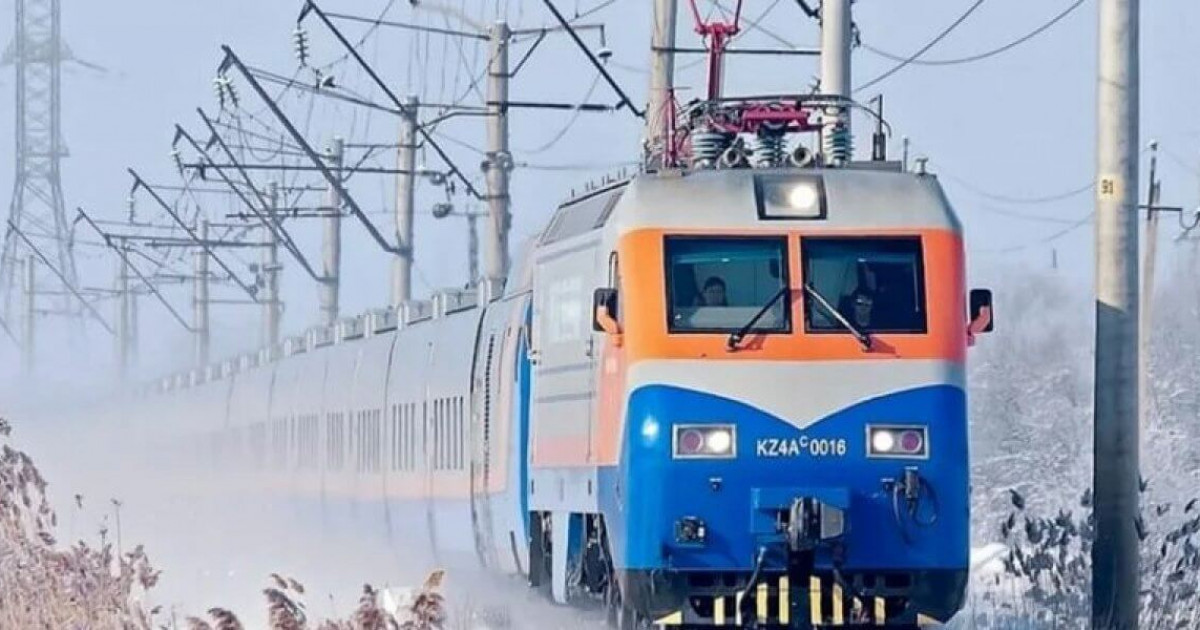 Пойыздар неге жиі кешігеді? – ҚТЖ басшысы жауап берді