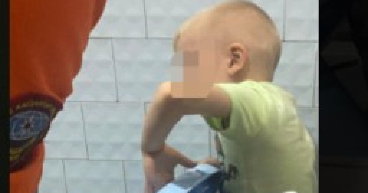 Саусағы ваннада қысылып қалған: құтқарушылар бес жасар балаға көмекке келді