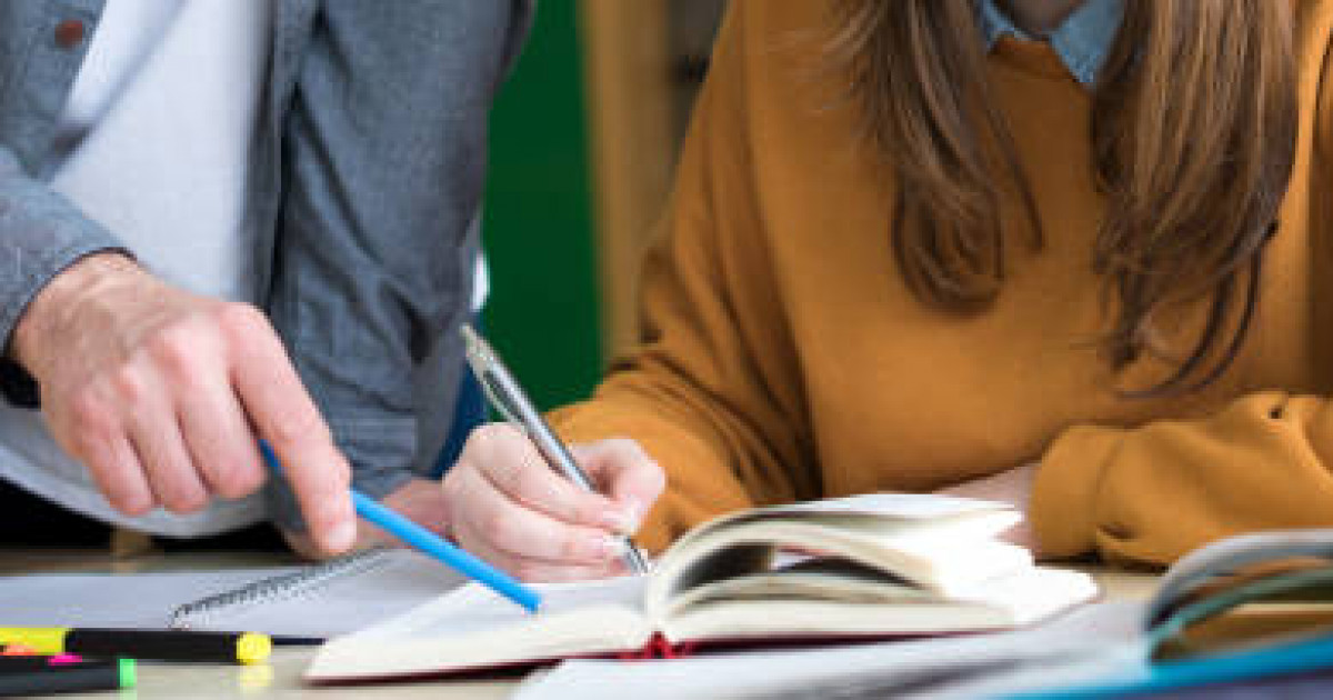 Семейде мектеп мұғалімі 8-сынып оқушысын зорлады деген күдікке ілінді