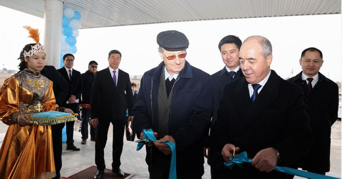 Шағын жинақты мектеп салып берді