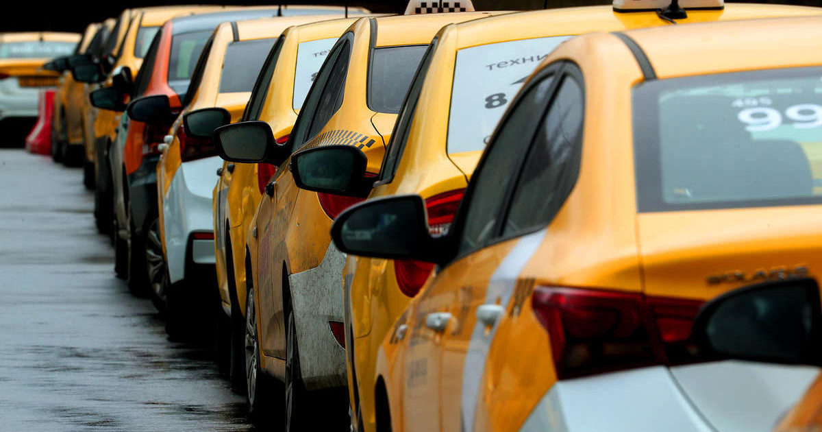 Жаңа жылдан бастап елімізде ресми тіркеуден өтпеген такси жүргізушілері Яндекс, InDrive-тан тапсырыс қабылдай алмайды