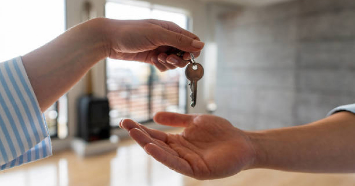 Алты баланы өрттен аман алып қалған келіншекке пәтер сыйлады