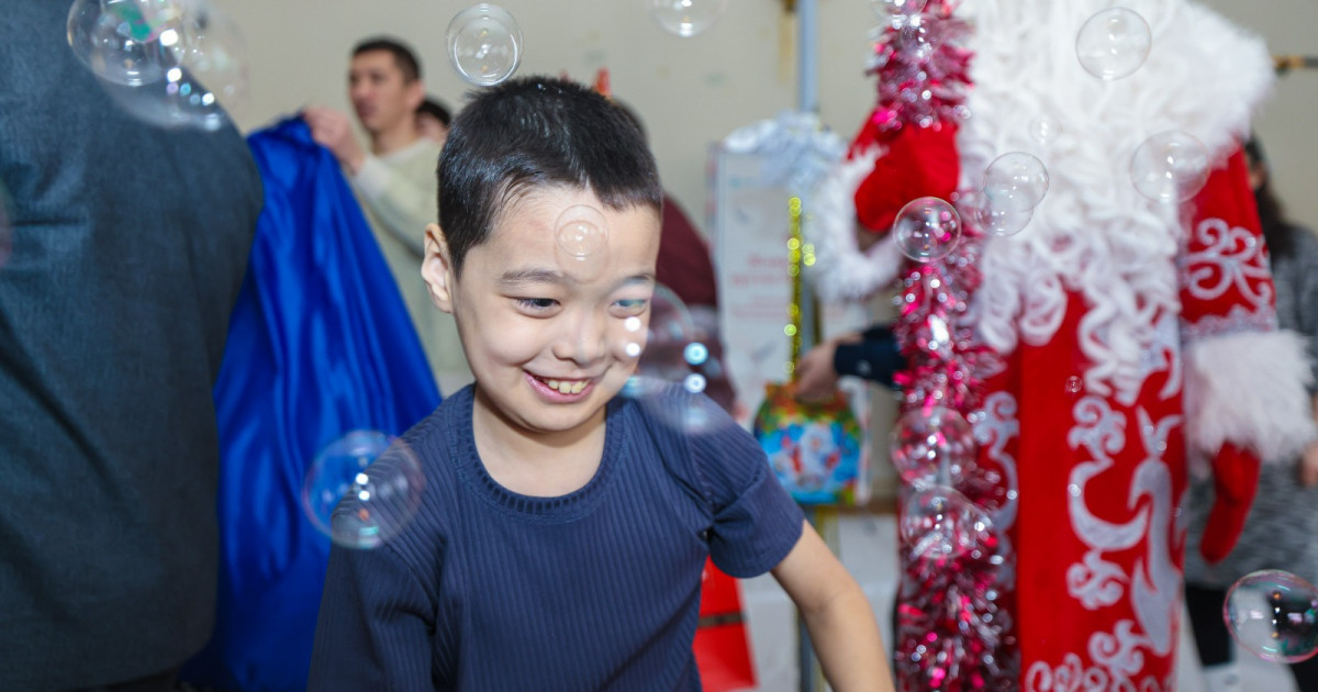 «Арман ағашы»: «AMANAT» партиясы 20 мыңнан астам баланың арман-тілегін орындады