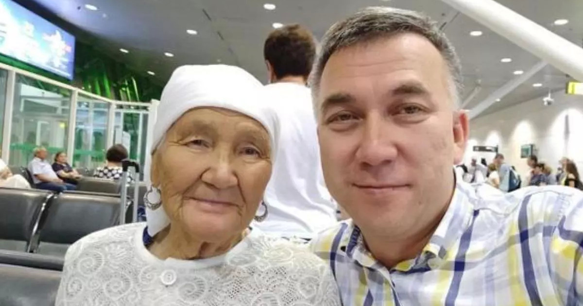 Есен Елеукеннің анасы өмірден озды