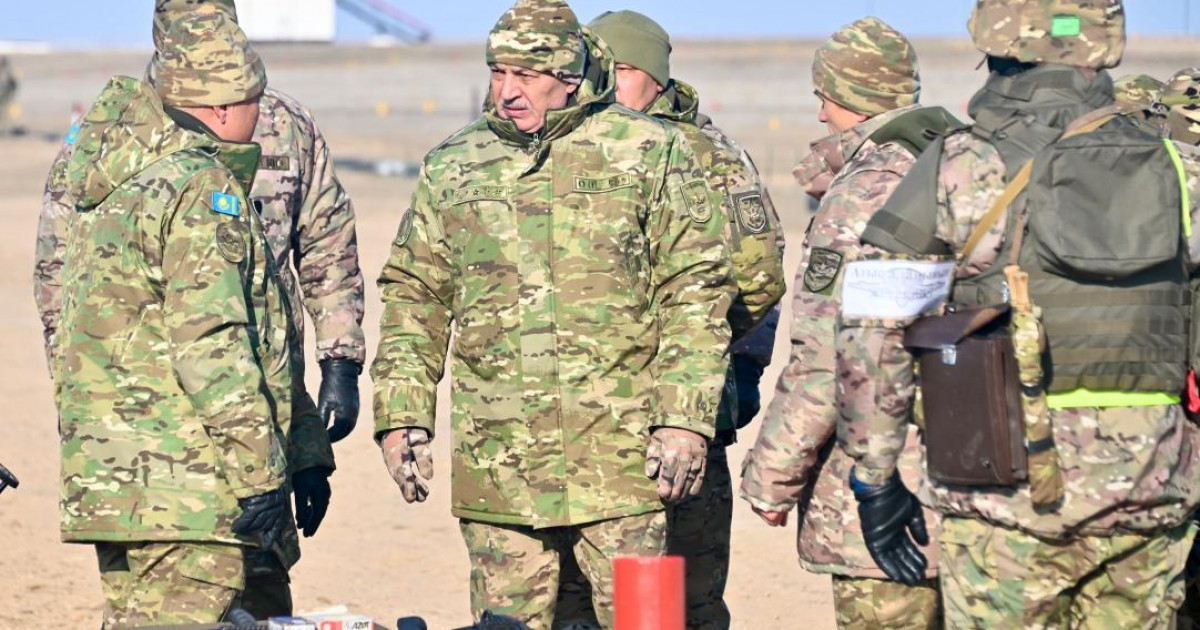 Қорғаныс министрі Арнайы операциялар күштері мен Десанттық-шабуылдау әскерлерінің нысандарын тексерді