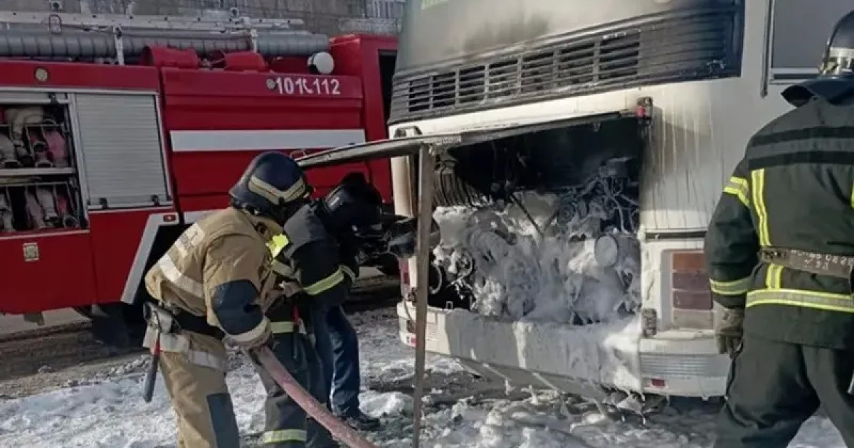 Оралда жолаушылар автобусы отқа оранды