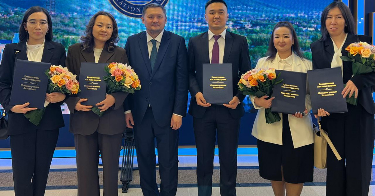 Тоқаевтың тапсырмасымен жас ғалымдарға пәтер берілді