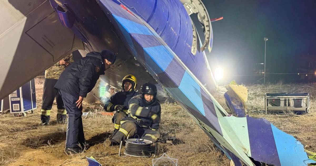 Ұшақ апатынан қаза тапқан 13 жастағы жасөспірім анасына бара жатқан