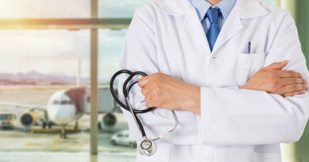 Ұшақ бортында жолаушыны аман алып қалған дәрігер