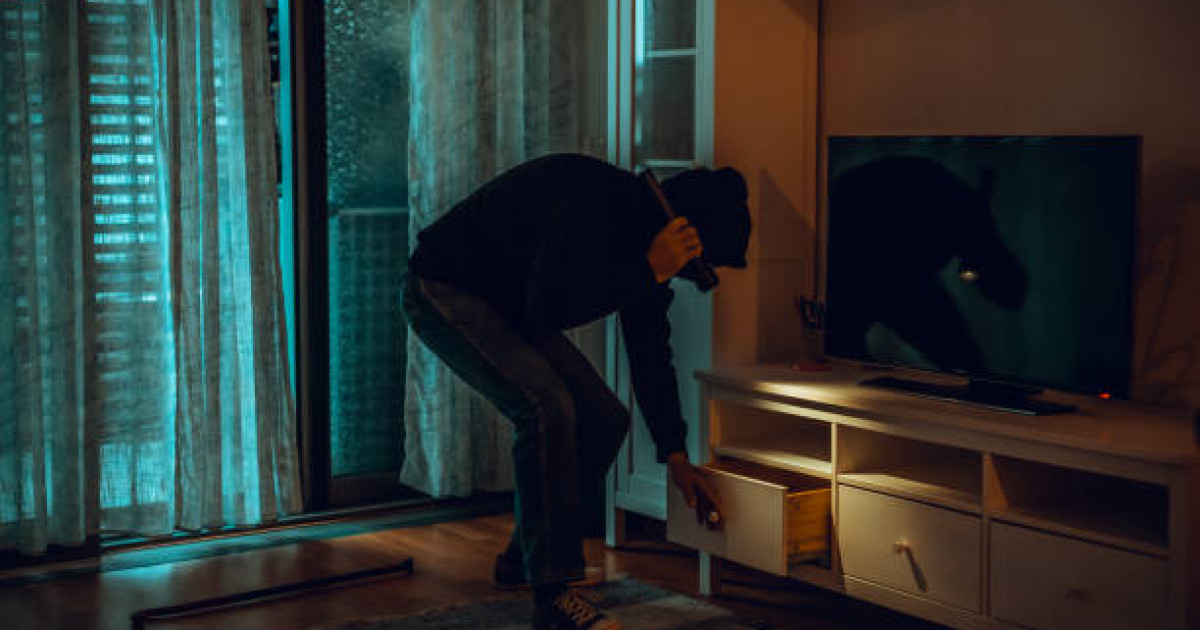 Жаңа жыл қарсаңында 10 миллион теңгеге зергерлік бұйымдар ұрланды