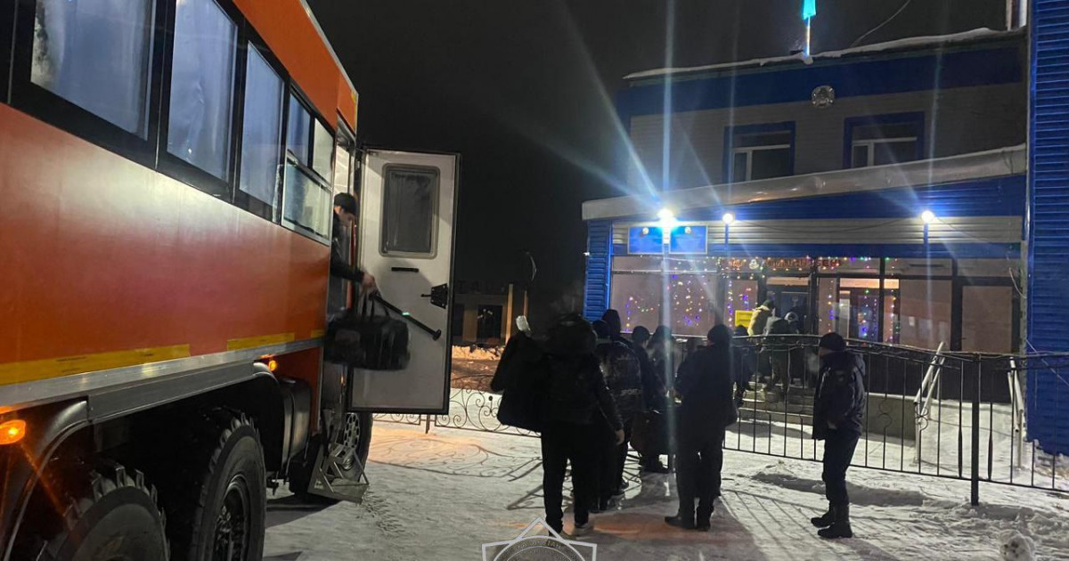 Жолда қалған: ТЖМ құтқарушылары 40 адамды эвакуациялады