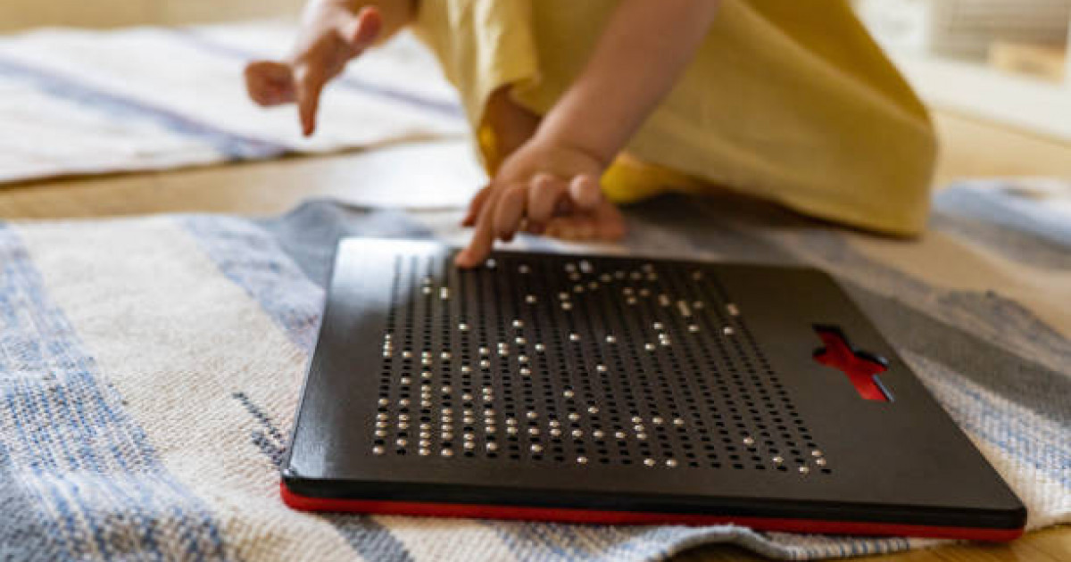 «Асқазан-ішек жолында қалған магниттер қауіп төндіріп тұр»: Екі жасар қыз 135 магниттік шар жұтып қойды