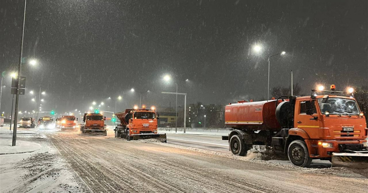 Астанада 1 200-ден астам техника көшелерді қардан тазалап жатыр