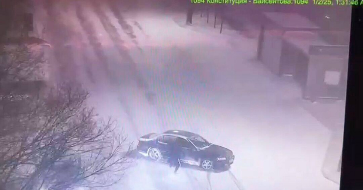 Астанада автокөлік ұрлап, айдап кеткен адам видеоға түсіп қалды (Видео)